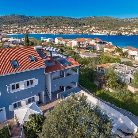 Villa Dalmatian Child With Swimming Pool, Close To The Beach Vinišće Eksteriør billede